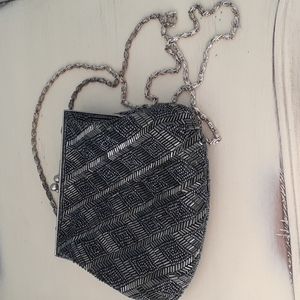 Vintage La Regale hand beaded clutch purse 🍀